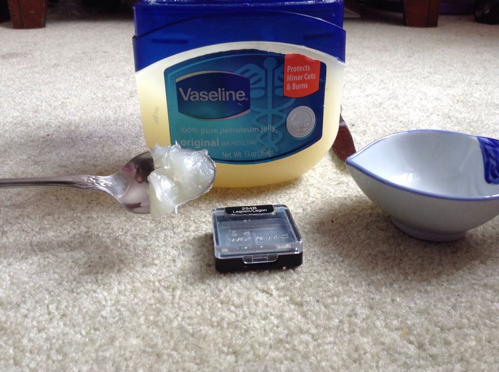 Take petroleum jelly and add into small bowl with spoon