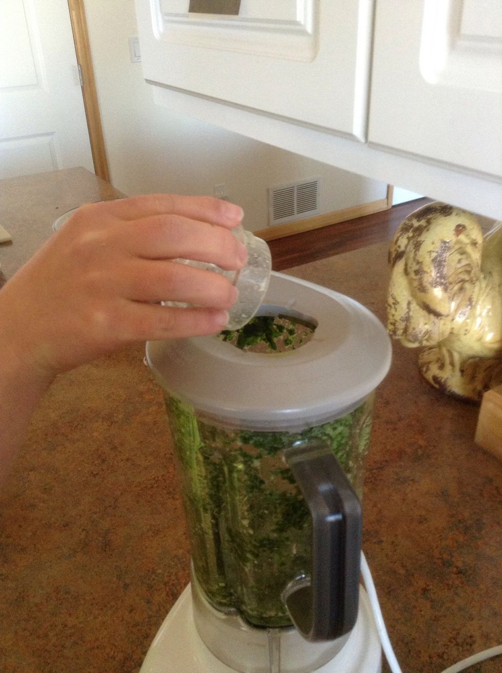 Take small center circle attachment off lid.