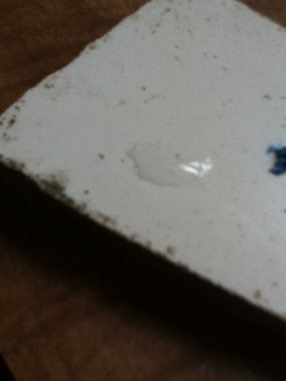 Take some lacquer out of the bottle and put an amount of your choice in the container.