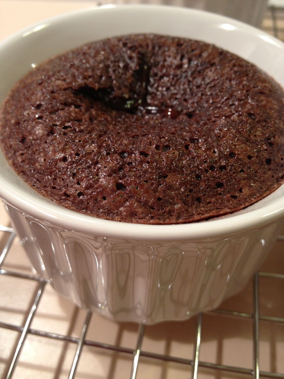 Take the cakes out of the oven and let cool for about 10-15 minutes before serving.