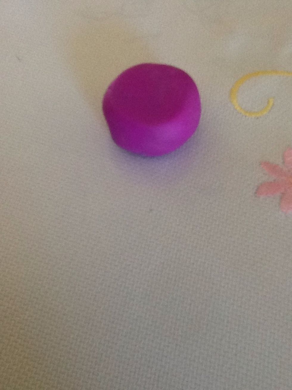 Take the clay that you want for the face