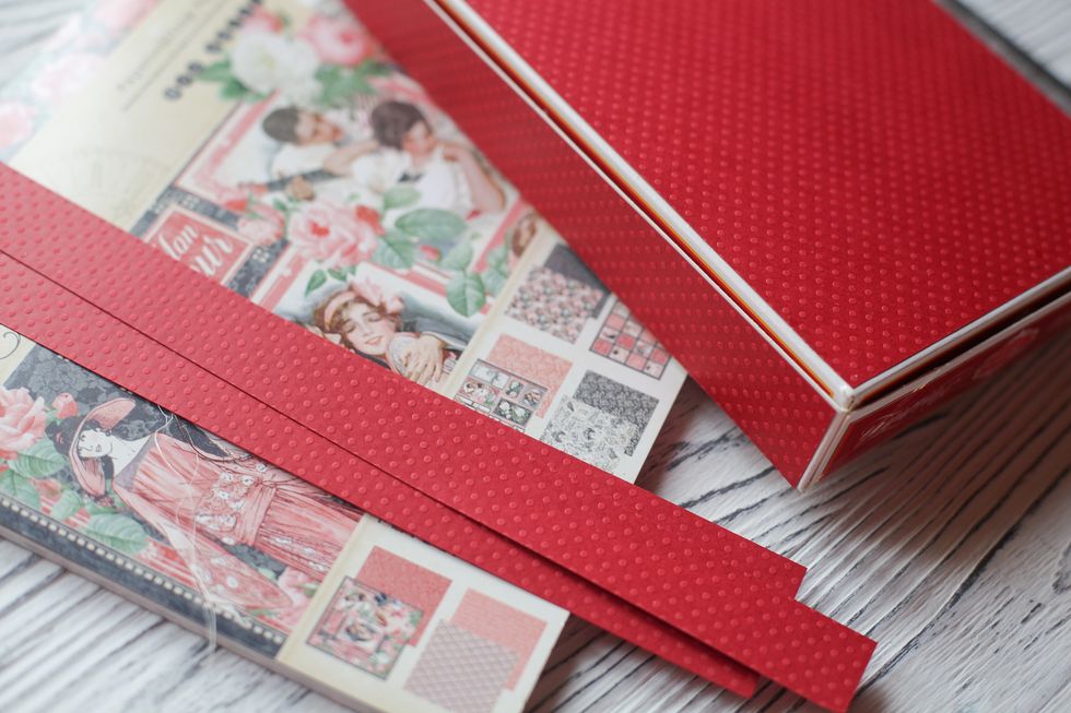 Take the empty box and cover all the sides with red cardstock. My vox has a window on top, I left it uncovered.