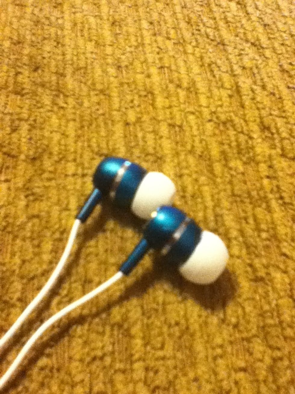 Take the end pieces off of the tips.