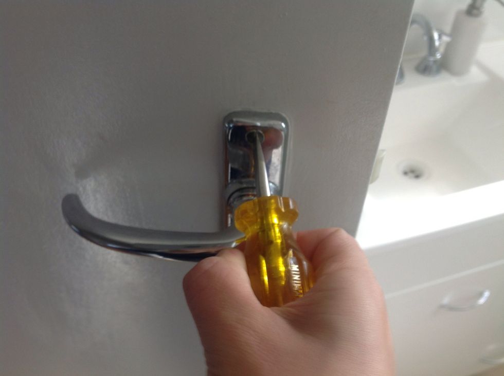 Take the handle off the door