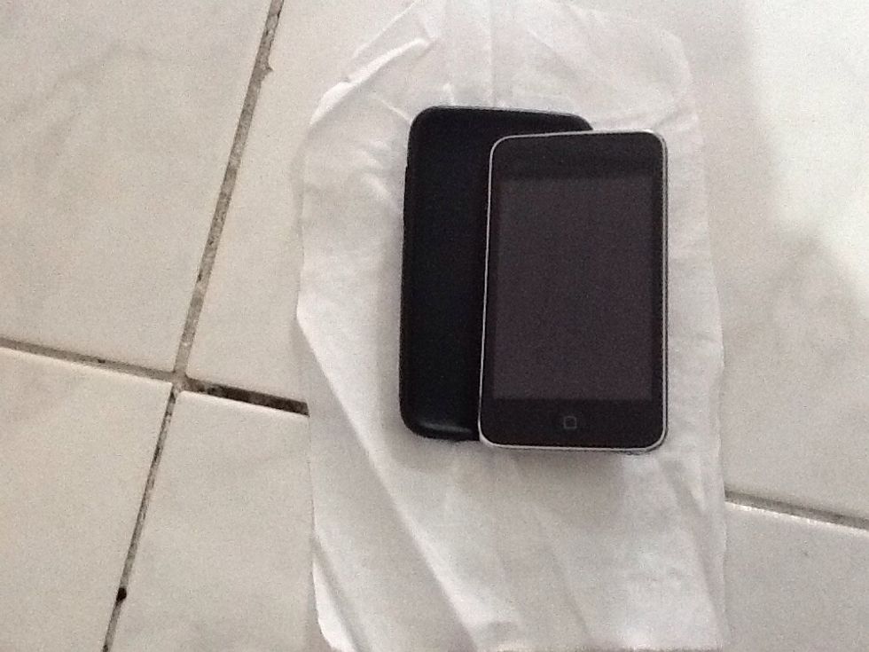 Take the ipod out of the case