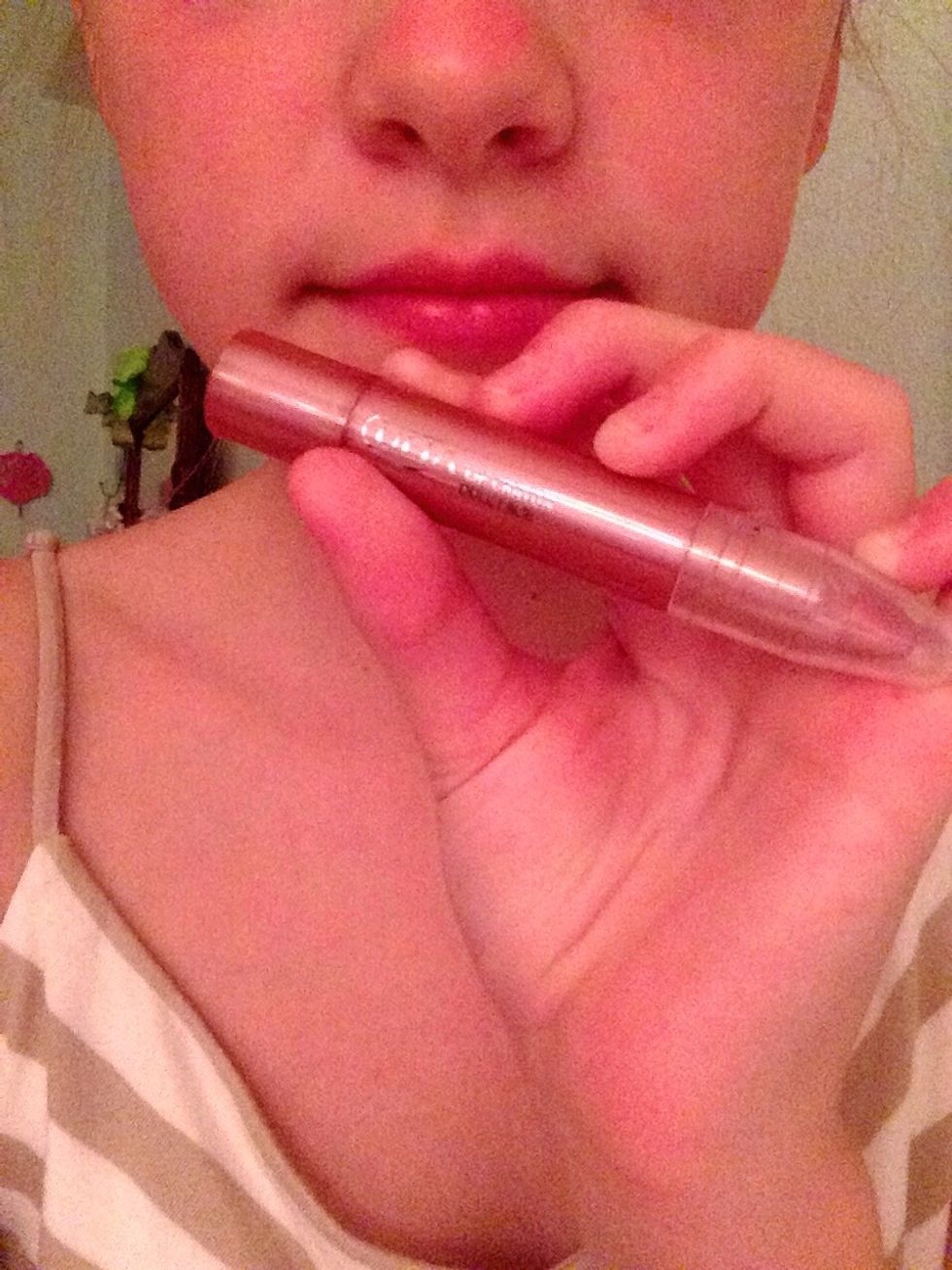 Take the lip pencil in 'Doll Face'