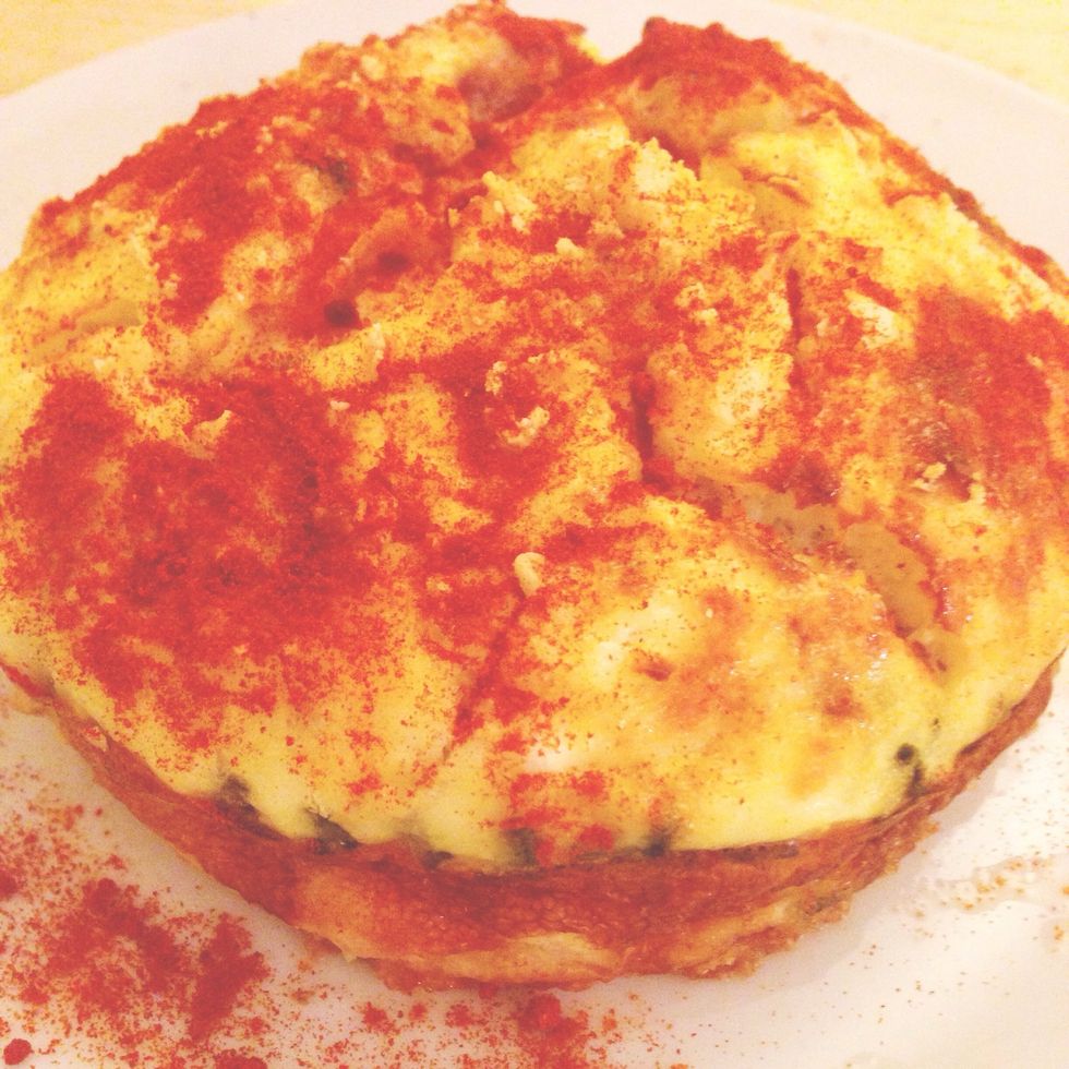 Take the omelette out of the tin and season with your favorite spice (I used smoked paprika powder). Enjoy \ud83d\ude0b