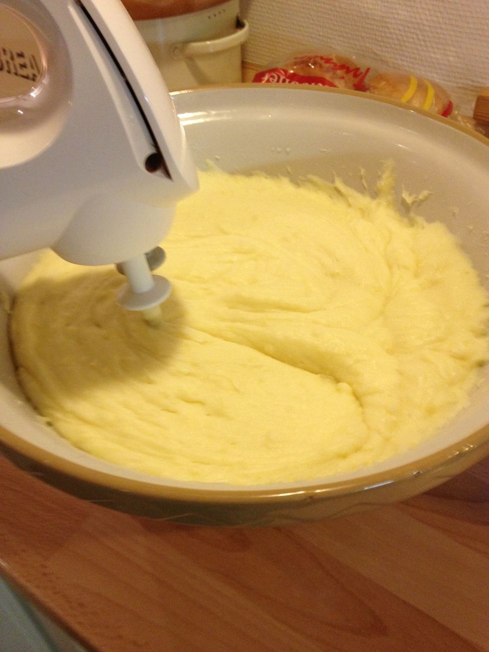 Take them off heat, and put em up in a big bowl ...