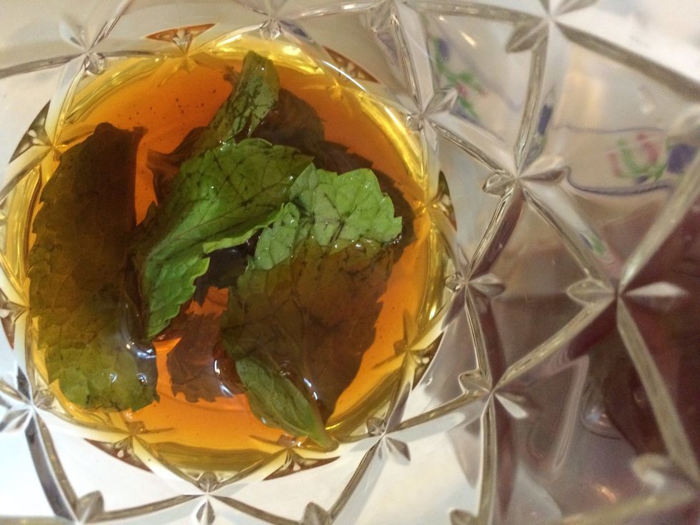Take your cold tea, add mint leaves to it