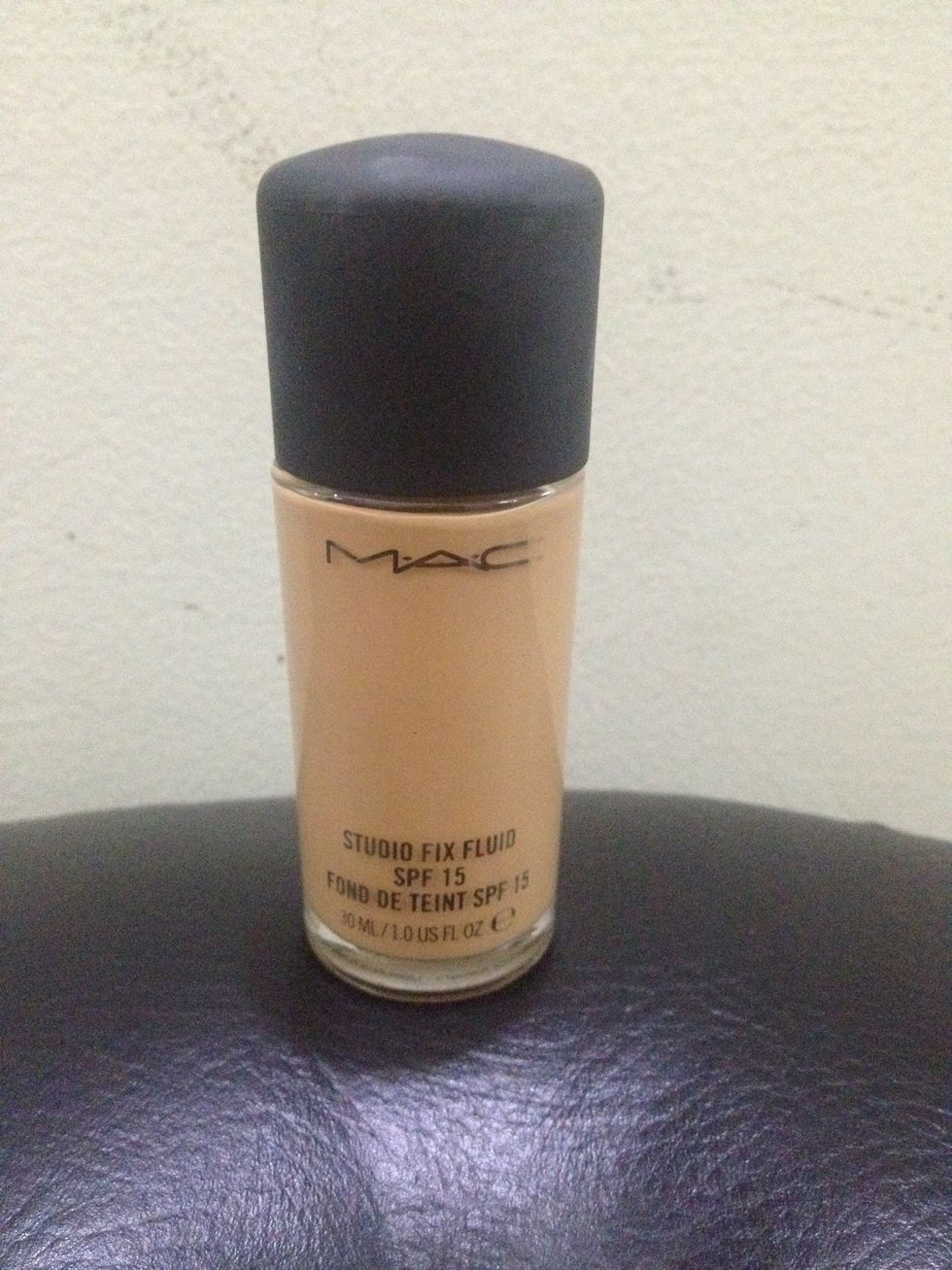 Take your favorite foundation. To make sure that your primer does not stand out choose your own foundation.