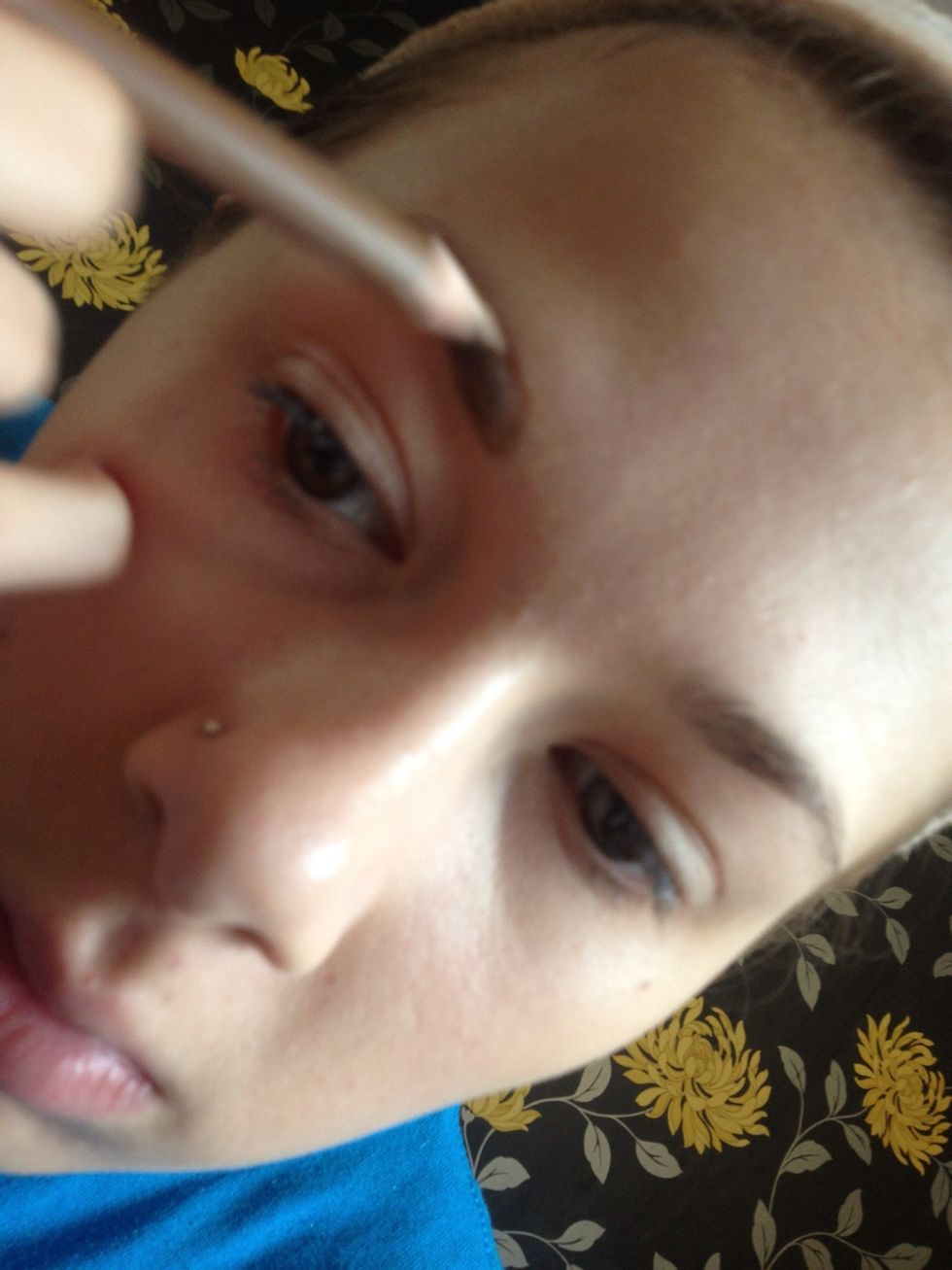 Take your line from the front of the brow to your arch