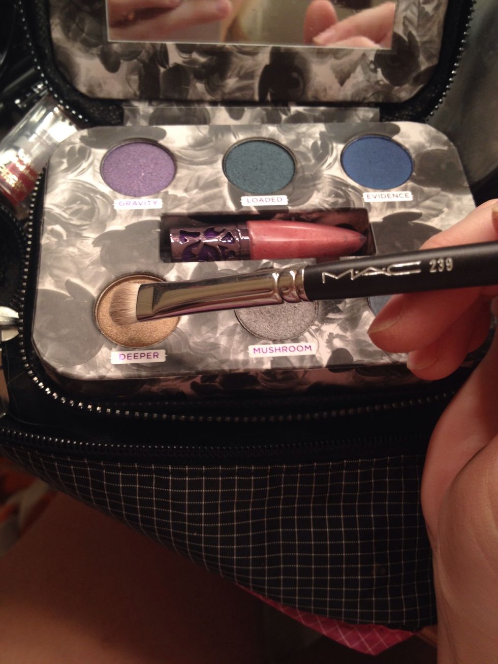 Take your mac 239 and dip it in the shade deeper and tap it off.