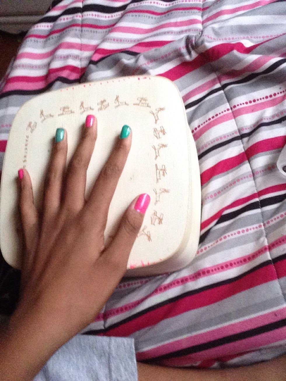 Take your other color and do the leftover fingers