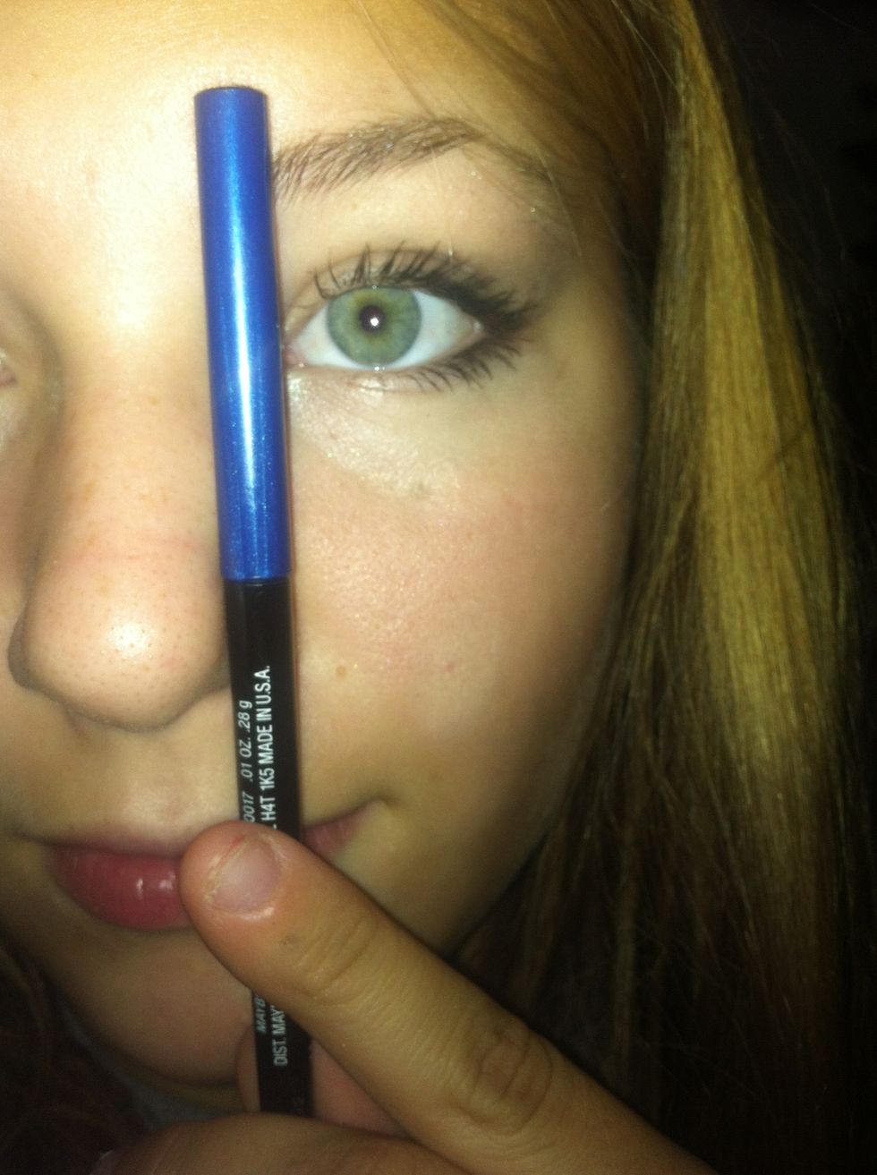 Take your straight line and put it beside your nose . Where that lines up should be where your eyebrow starts. Like shown.