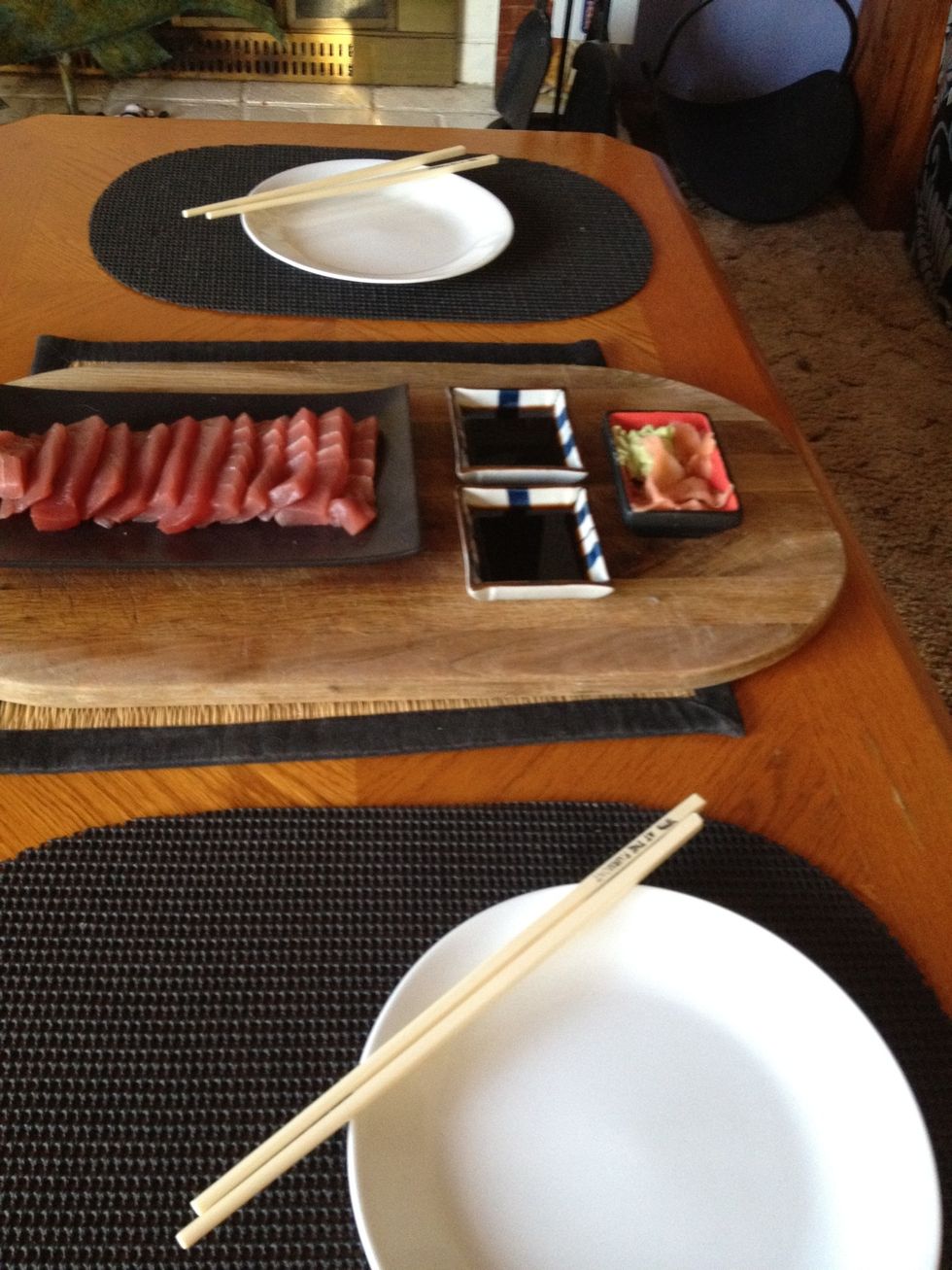 Take your tray to the coffee table for a picnic!