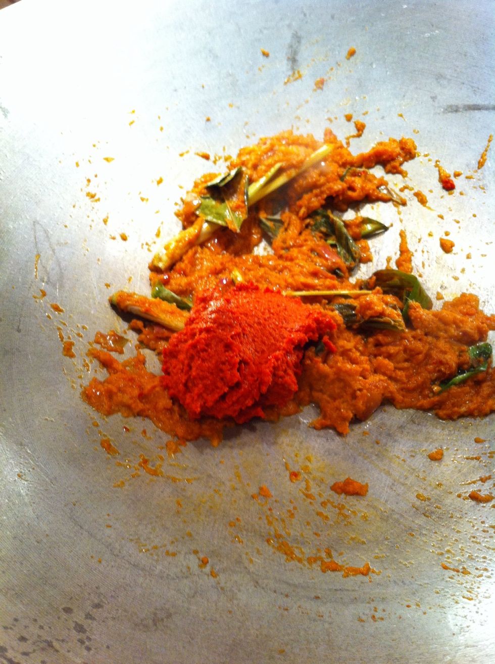 Tambahkan cabe giling kalau kurang pedas