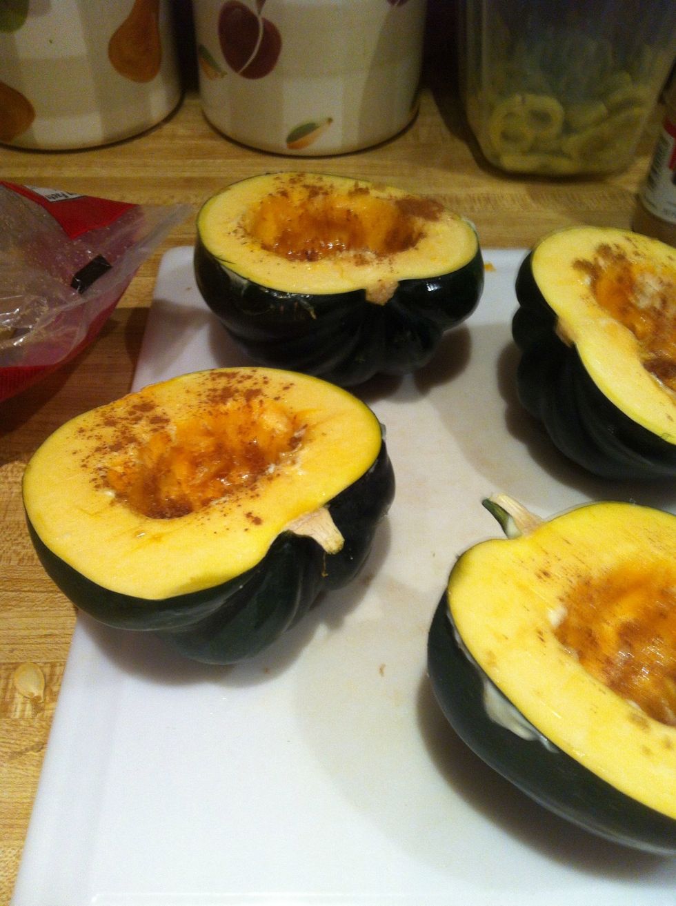 Tambi\u00e8n a\u00f1ada el ingrediente canela pero no sirva si hay demasiado.