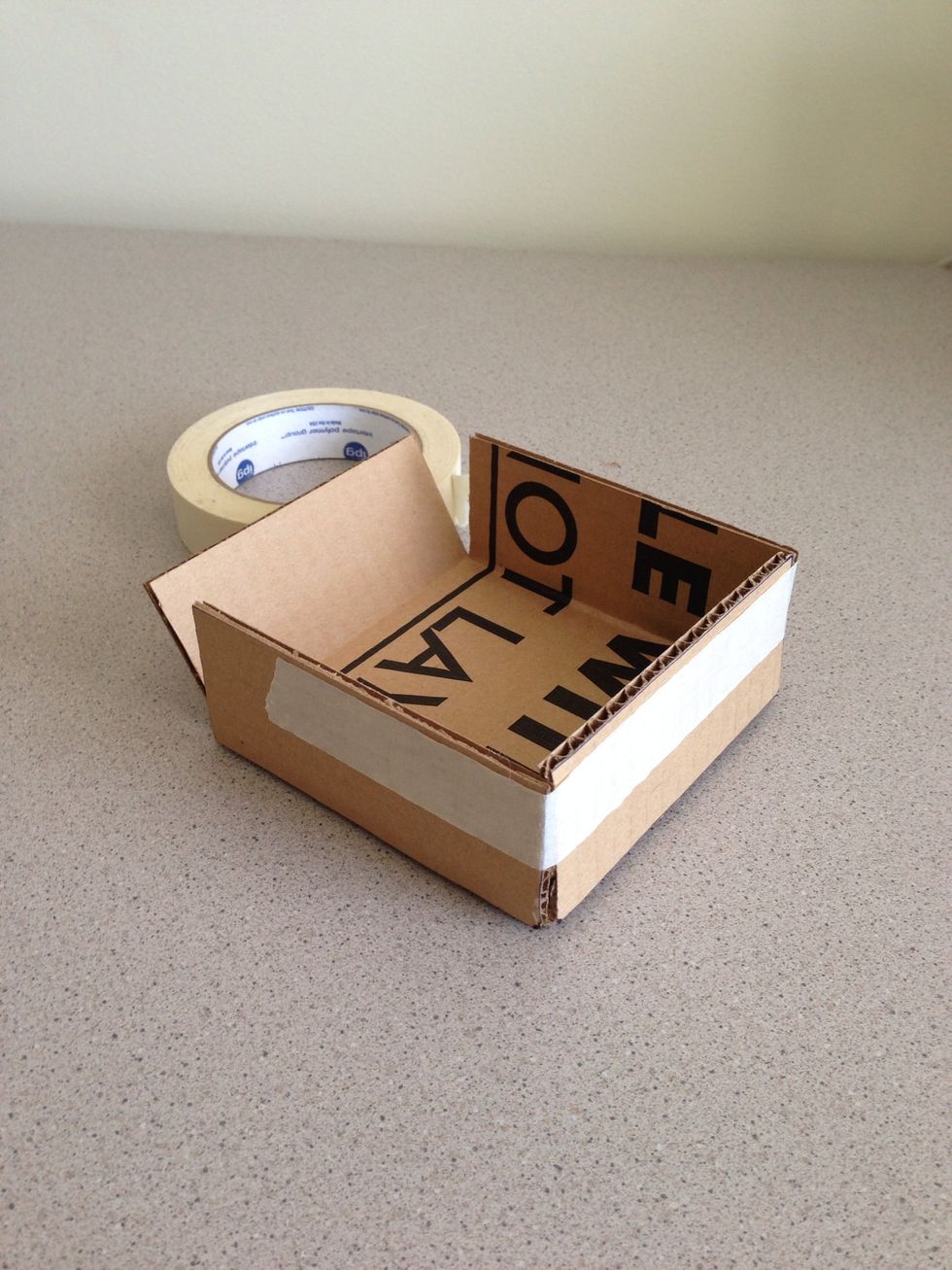 Tape all flaps up securely together, corners shouldn't move much. NOTE: if the corners are loose then it may pinch the cling wrap liner when making suet blocks.