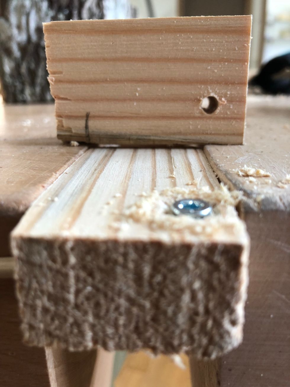 Testa s\u00e5 skruvhuvudet \u00e4r j\u00e4msmed tr\u00e4ytan