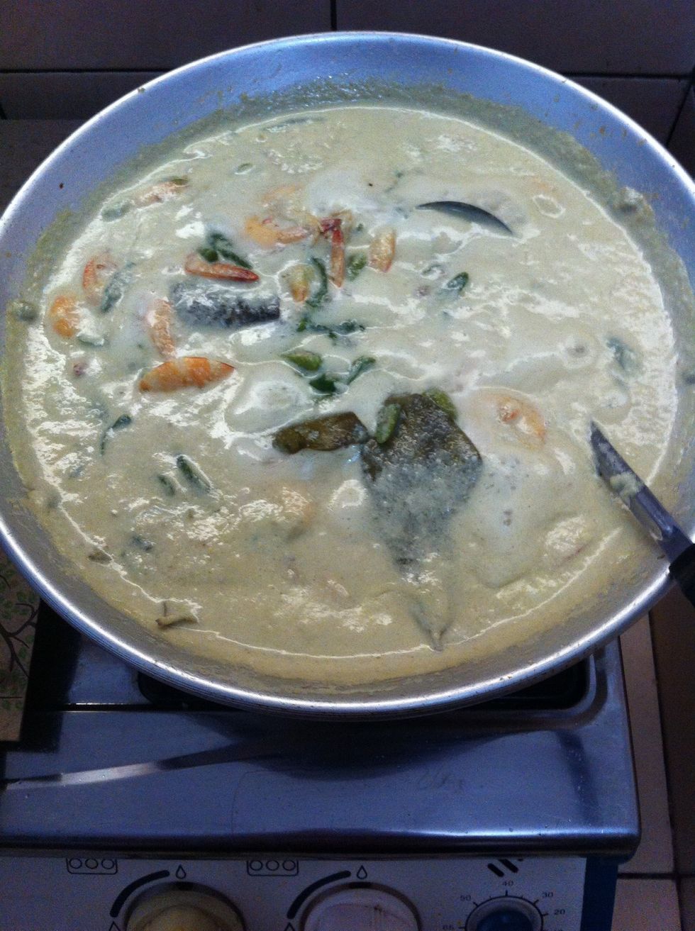 Tetap aduk yaaa supaya santan tidak pecah.