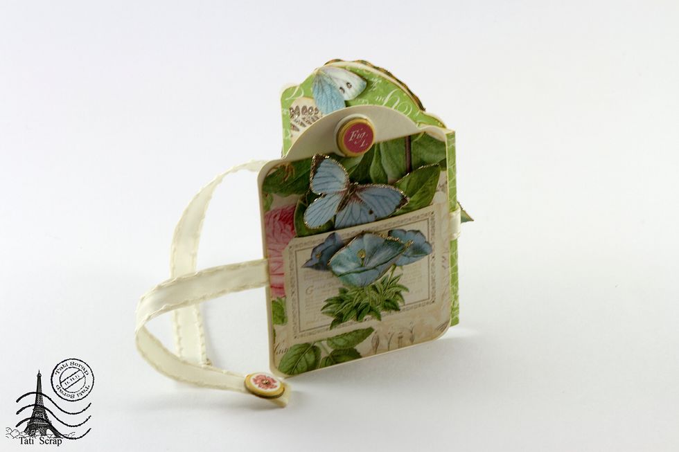 Thanks so much! and kisses from Spain. Tati Scrap