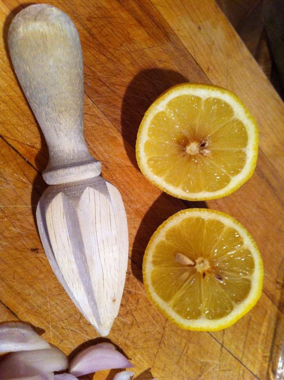 That's a helpful tool to get lemon juice out. Make sure you do it in your palm, so you'll be able to catch seeds, before they drop down into shrimps.