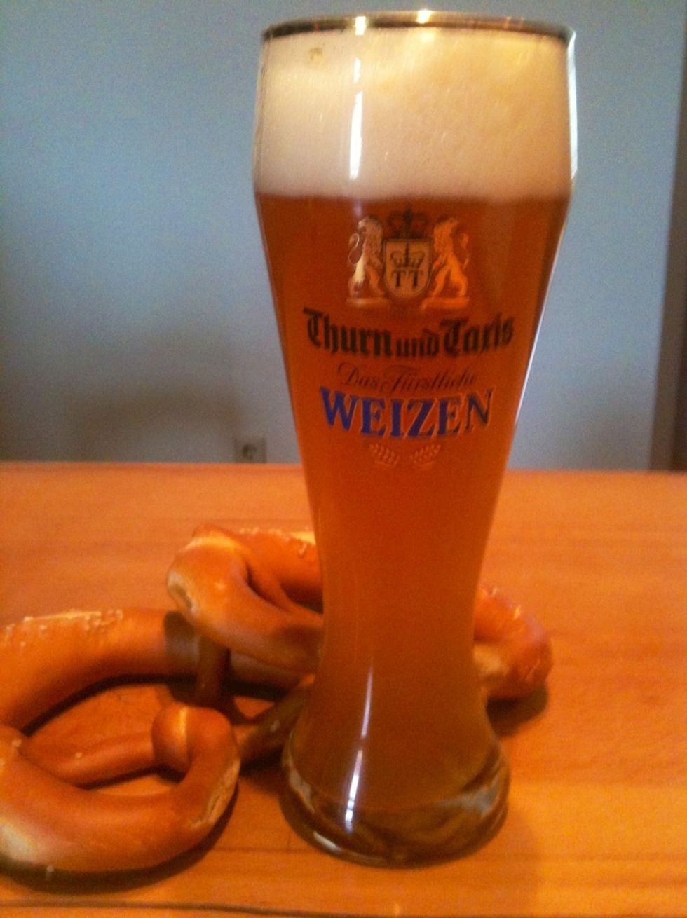 That's it! Enjoy your wheat beer with freshly baked pretzels!