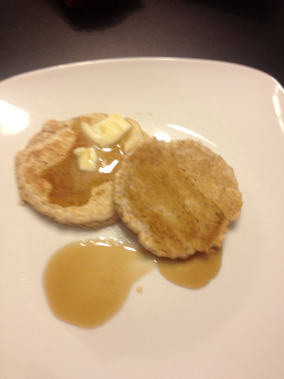 That's it, serve with vegan butter and maple syrup