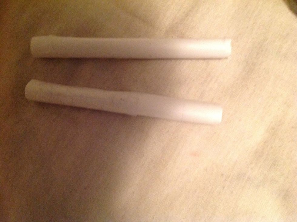 That's what you should have when your done, two different rolled up paper tubes.