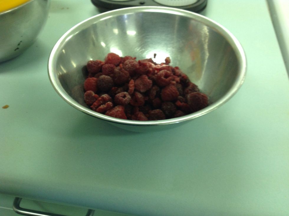Thaw raspberries