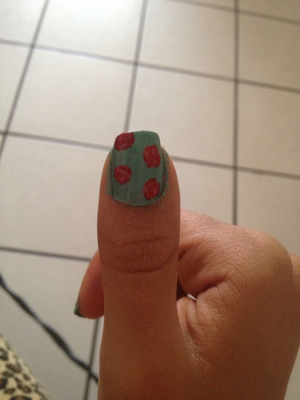 The add some stripes between the circumference and the small dot