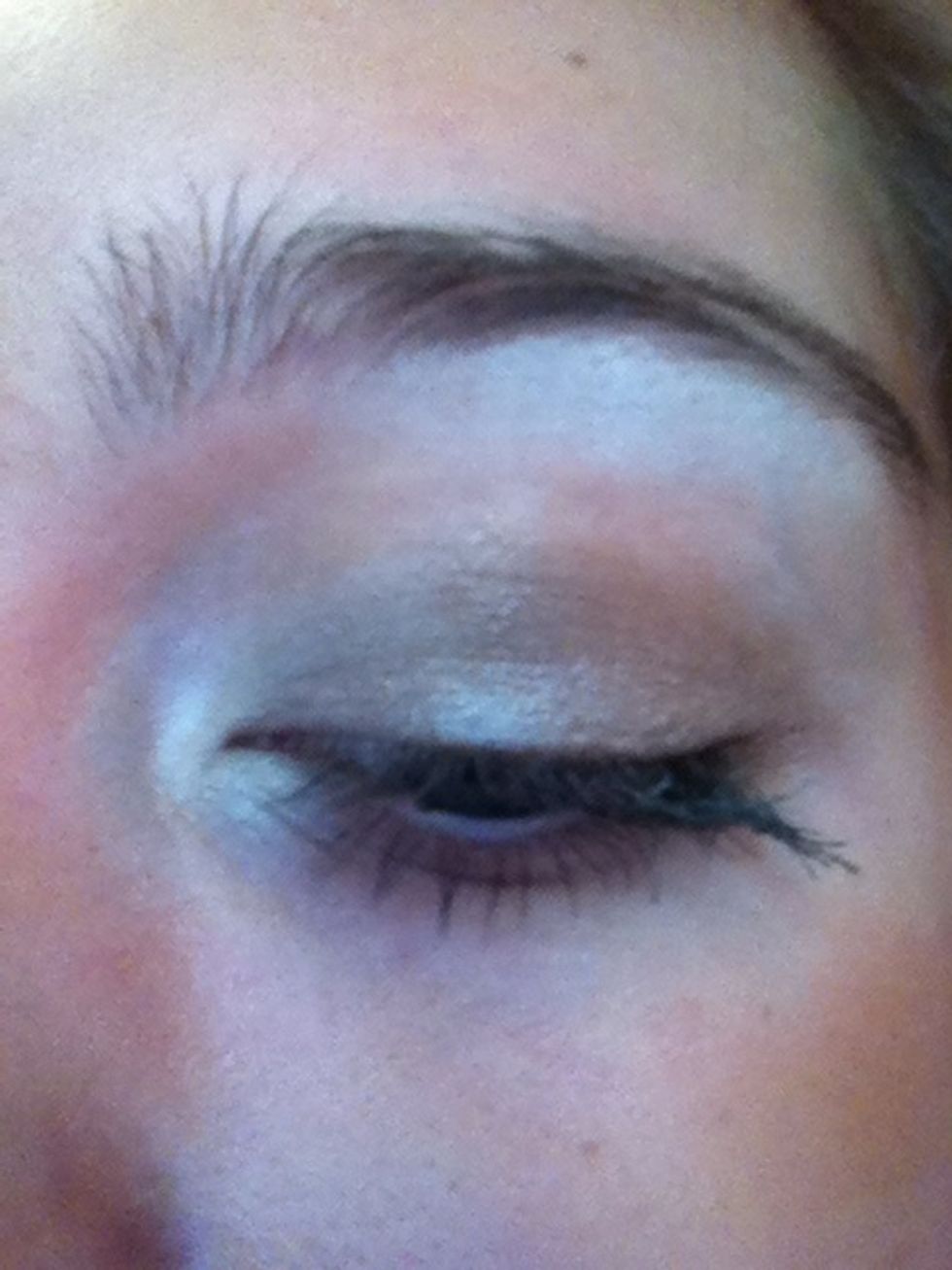 (The applied shadow liner)