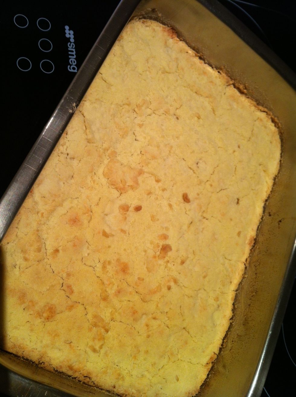 The base looks like this when done. Now add the lemon filling.