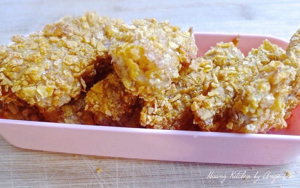 The best part about this recipe is these crispy fish cocktails are great for school lunchbox as they can be made ahead of time. Just rebake in oven, top with sauce, then packed in the lunchbox.