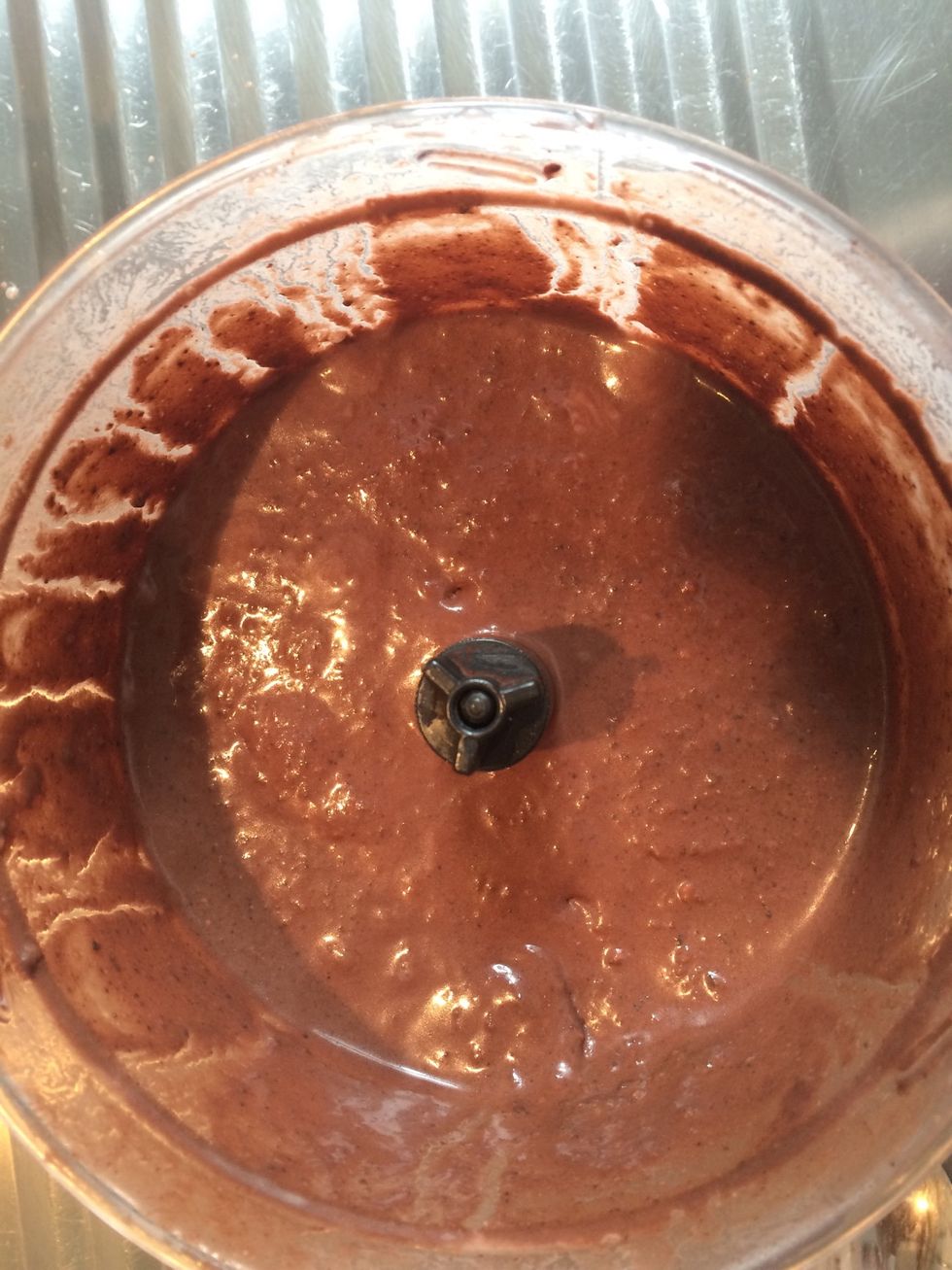 The blended result - it's still quite liquid. You'll have to let it sit in the fridge for a while for the chia seeds to do their job!