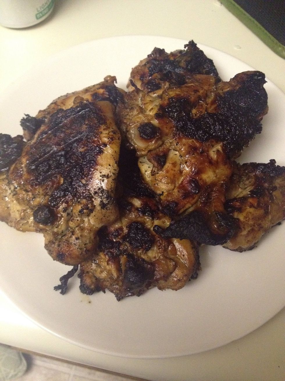 The charring is not burn. It's glaze from the carmelized brown sugar.