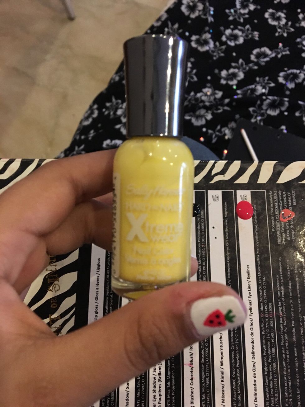 The colour i used to make my mango. It's called mellow yellow from Sally Hansen