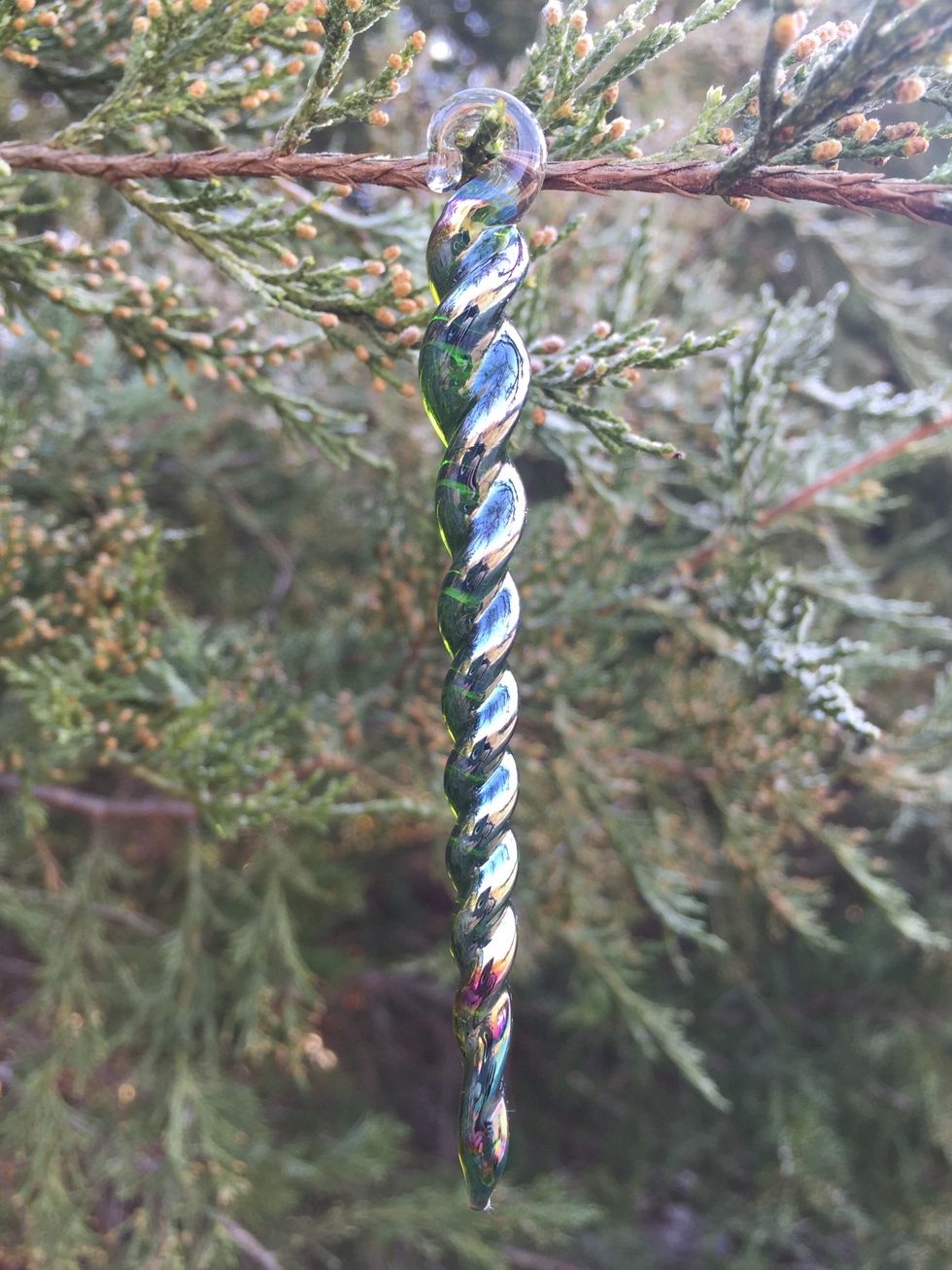 The completed icicle ornament.