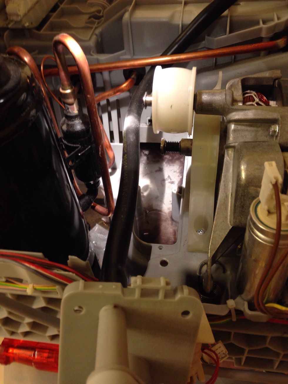The condensation tank bottom is full of tow. It is possible one year working process, the tow go through filter, and mixing the weather and stopped pump.