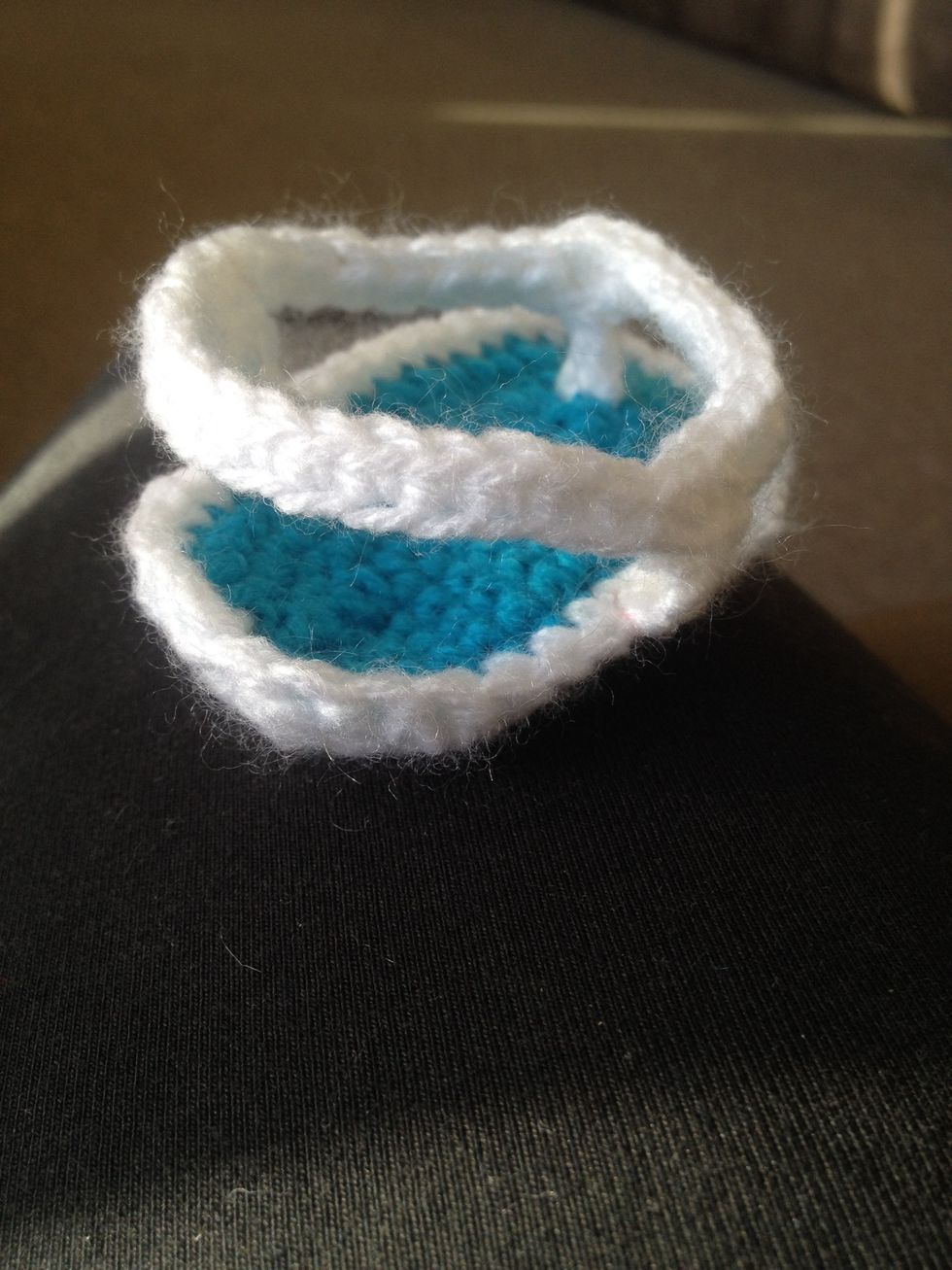 The continuous strap on the right