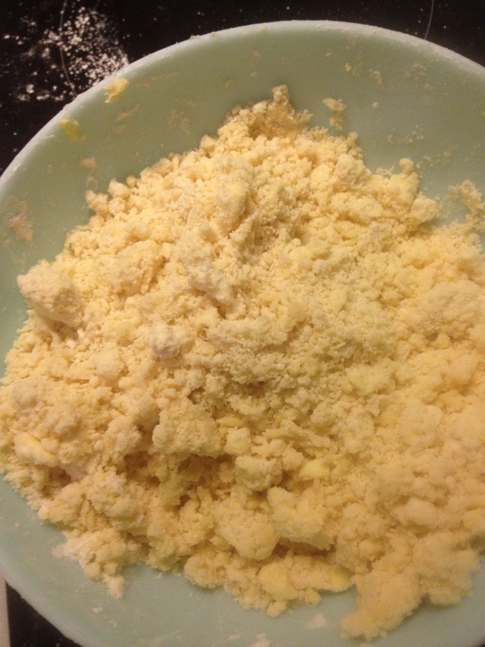 The crumb should look like cake or bread's crumbs.