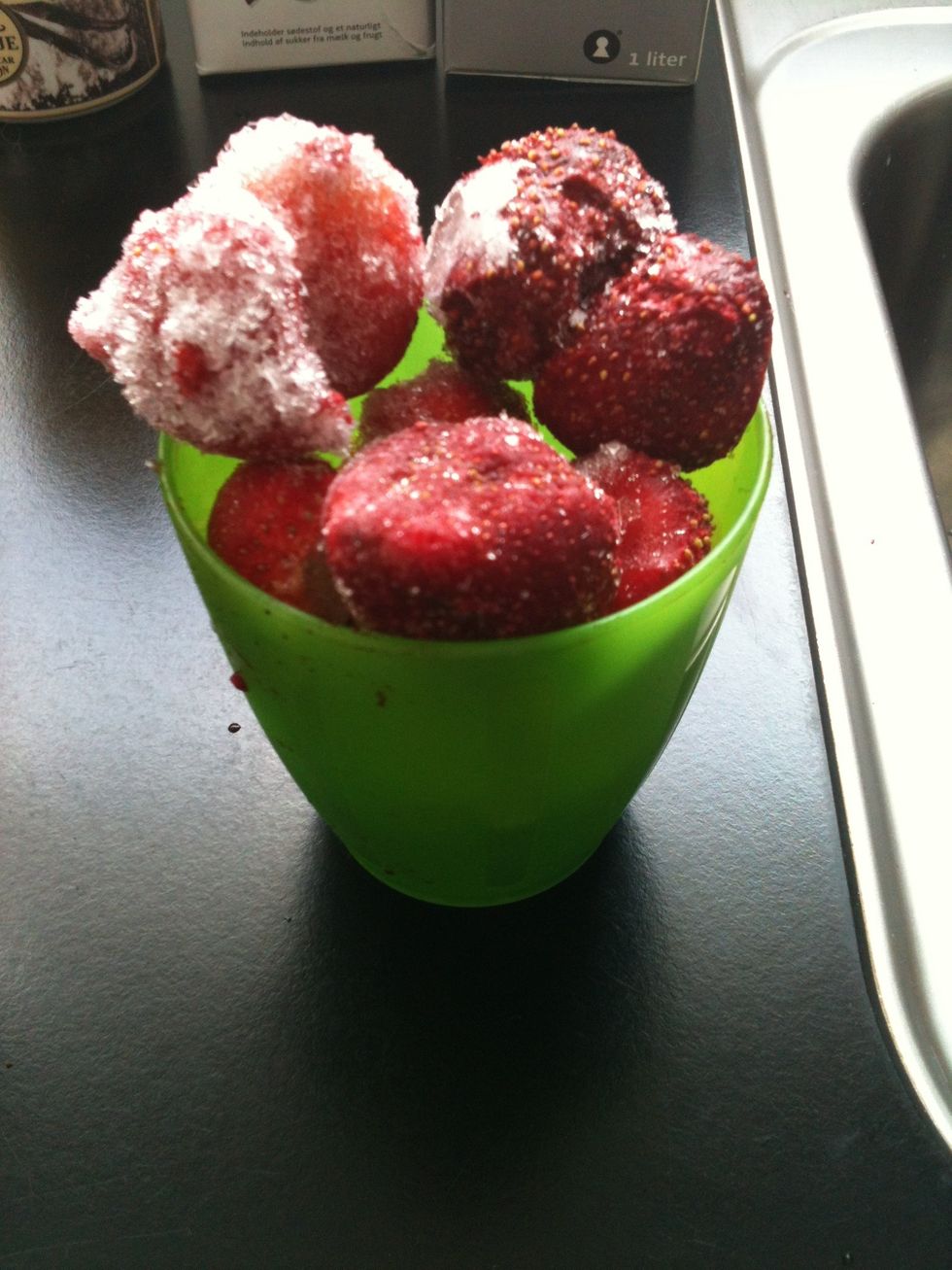 The cup of strawberries