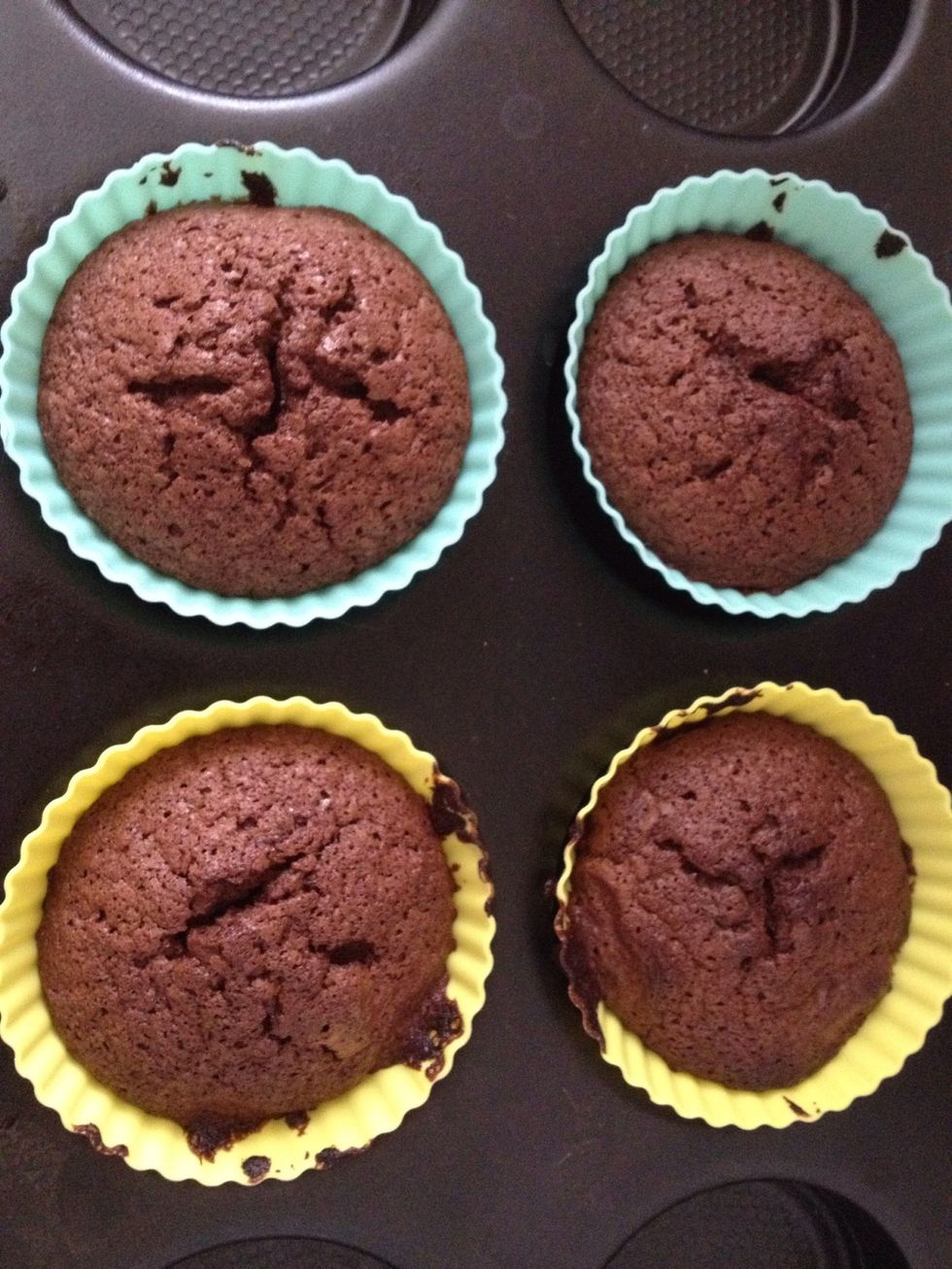 The cupcakes will take approx. 20mins to cook. Test with a sharp knife. The blade should come out clean.