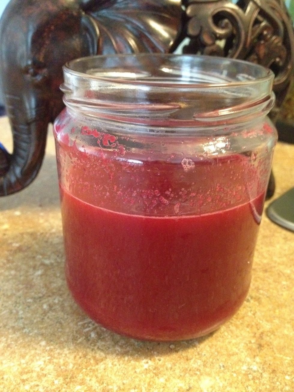 The finished product! Beet, carrot, apple and ginger juice. For some added deliciousness add fresh squeezed lemon to your juice :) enjoy!