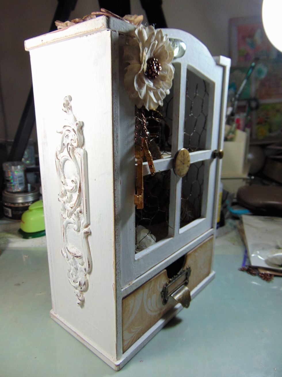 The finished Shabby Chic Mini Hutch.