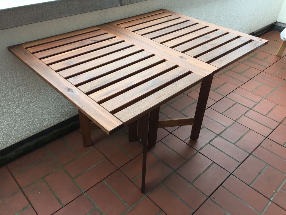 The finished table.