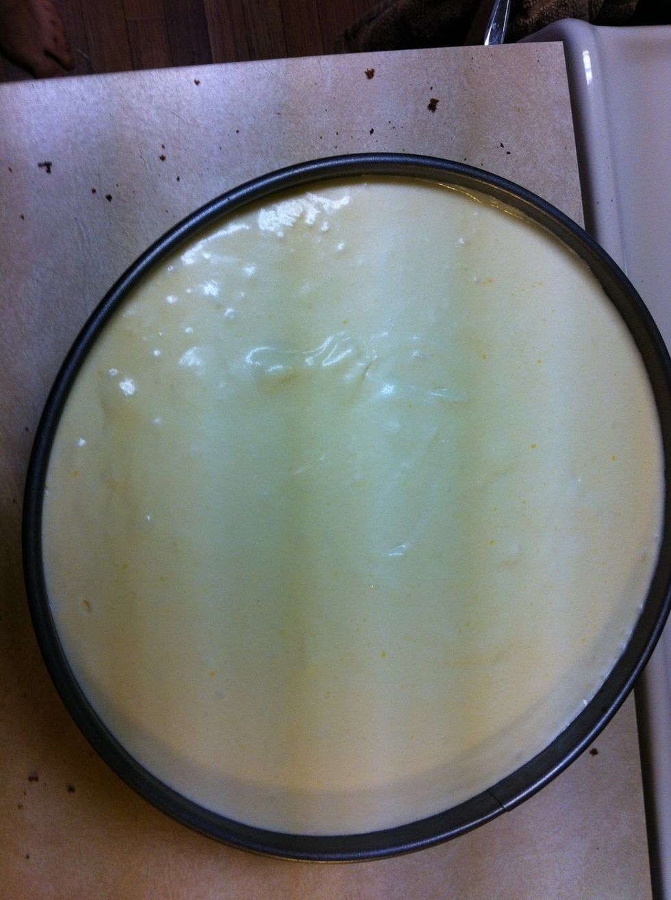 The first part put in spring baking pan and put all the cream. Put in the refrigerator for 30 min.