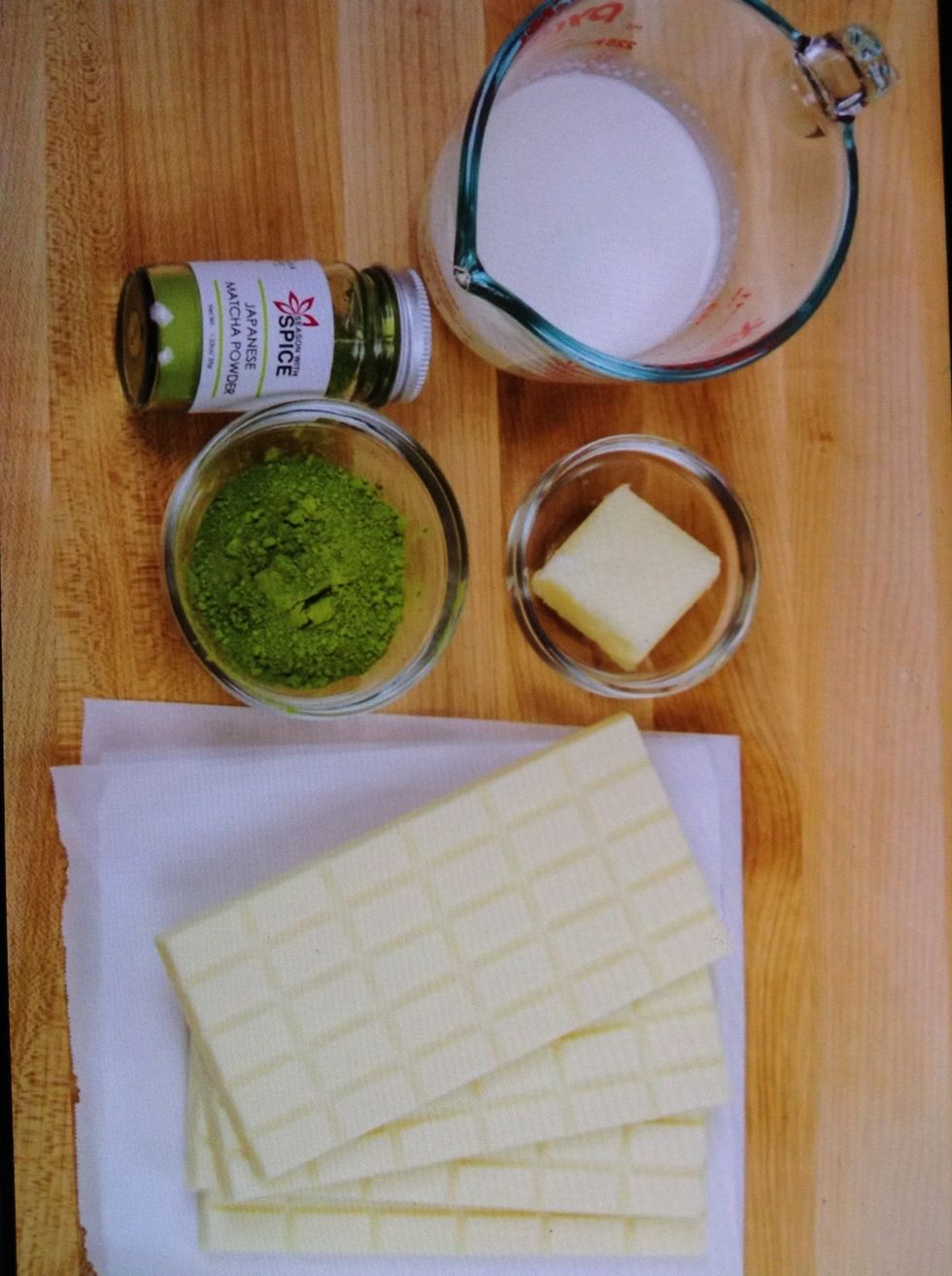 The ingredient is :white chocolate ,Japanese matcha powder, butter,cream