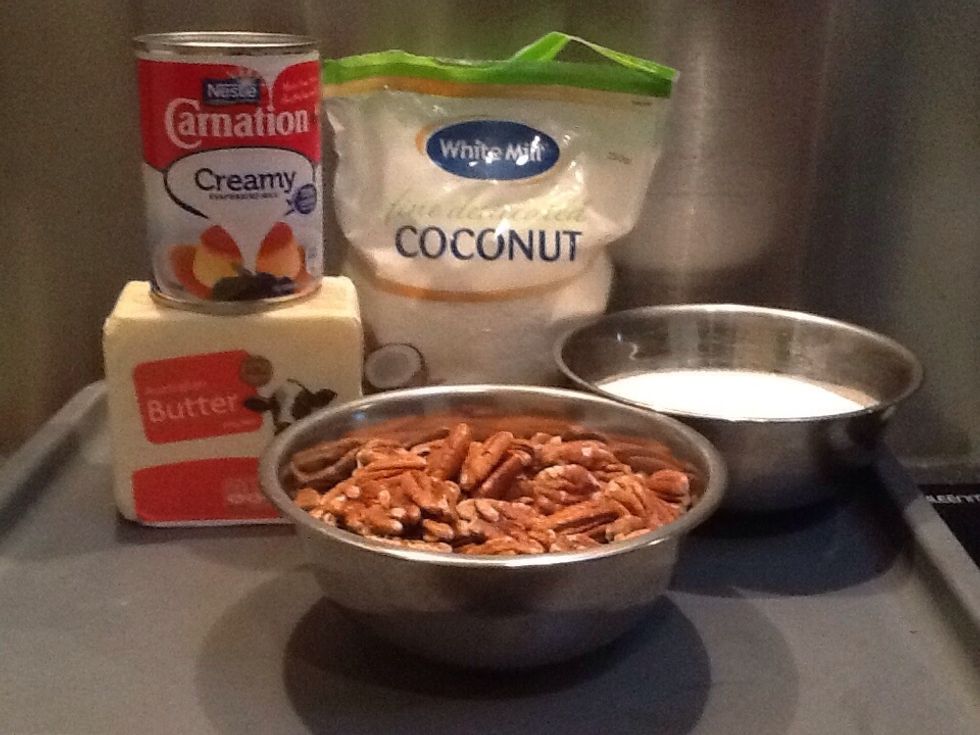 The ingredients for the topping