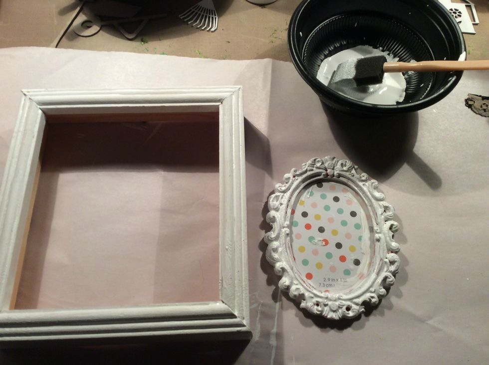 The larger frame was broke and in the trash and I rescued it. Glued it together gave it a coat of acrylic paint. The mini frame was also cracked. I repaired it and then painted it white. Allow to dry.